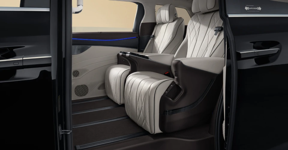 d9 interior 4b